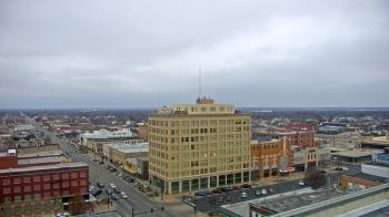 Weather camera view of First National Bank-Hutchinson.