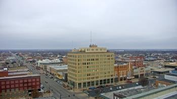 Weather camera view of First National Bank-Hutchinson.
