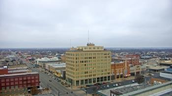 Weather camera view of First National Bank-Hutchinson.