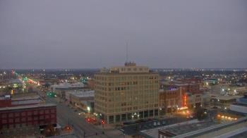 Weather camera view of First National Bank-Hutchinson.