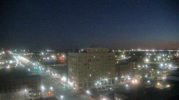Weather camera view of First National Bank-Hutchinson.
