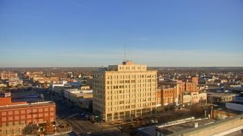Weather camera view of First National Bank-Hutchinson.
