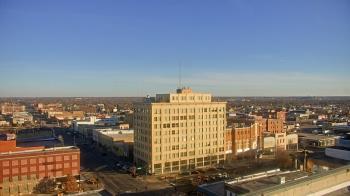 Weather camera view of First National Bank-Hutchinson.