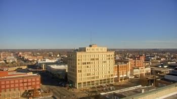 Weather camera view of First National Bank-Hutchinson.