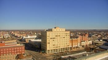 Weather camera view of First National Bank-Hutchinson.