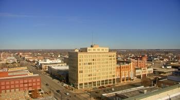Weather camera view of First National Bank-Hutchinson.
