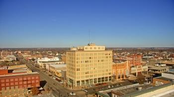 Weather camera view of First National Bank-Hutchinson.