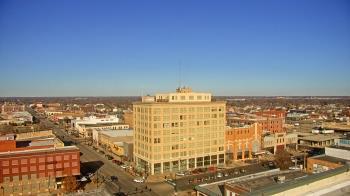 Weather camera view of First National Bank-Hutchinson.