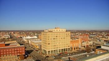 Weather camera view of First National Bank-Hutchinson.