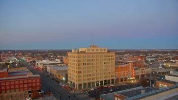Weather camera view of First National Bank-Hutchinson.
