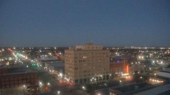 Weather camera view of First National Bank-Hutchinson.