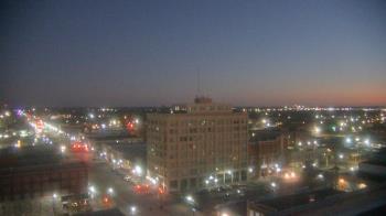Weather camera view of First National Bank-Hutchinson.