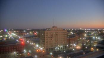Weather camera view of First National Bank-Hutchinson.