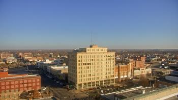 Weather camera view of First National Bank-Hutchinson.