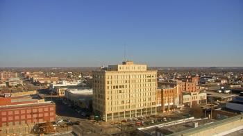 Weather camera view of First National Bank-Hutchinson.