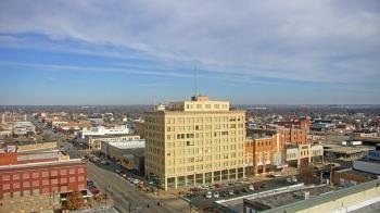 Weather camera view of First National Bank-Hutchinson.