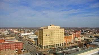 Weather camera view of First National Bank-Hutchinson.