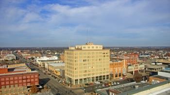 Weather camera view of First National Bank-Hutchinson.