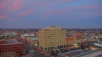 Weather camera view of First National Bank-Hutchinson.