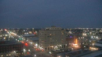 Weather camera view of First National Bank-Hutchinson.