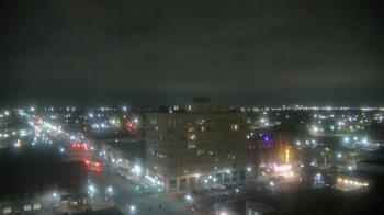 Weather camera view of First National Bank-Hutchinson.