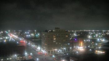 Weather camera view of First National Bank-Hutchinson.