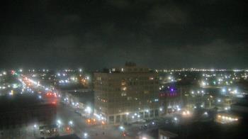 Weather camera view of First National Bank-Hutchinson.