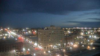 Weather camera view of First National Bank-Hutchinson.