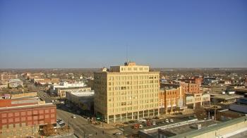 Weather camera view of First National Bank-Hutchinson.