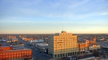 Weather camera view of First National Bank-Hutchinson.