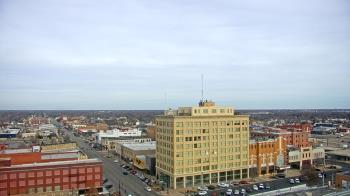 Weather camera view of First National Bank-Hutchinson.