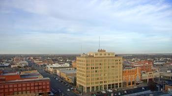 Weather camera view of First National Bank-Hutchinson.