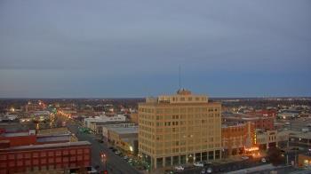 Weather camera view of First National Bank-Hutchinson.