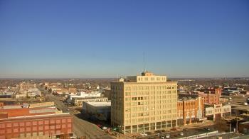 Weather camera view of First National Bank-Hutchinson.