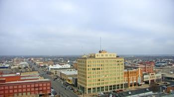 Weather camera view of First National Bank-Hutchinson.