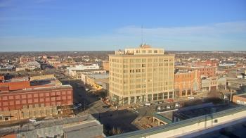 Weather camera view of First National Bank-Hutchinson.