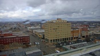 Weather camera view of First National Bank-Hutchinson.