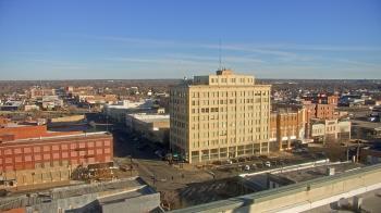 Weather camera view of First National Bank-Hutchinson.