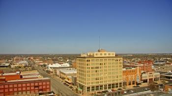 Weather camera view of First National Bank-Hutchinson.
