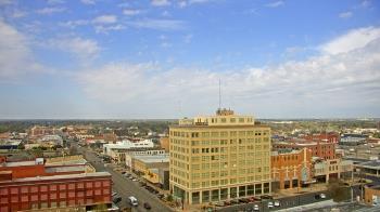 Weather camera view of First National Bank-Hutchinson.