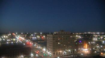 Weather camera view of First National Bank-Hutchinson.