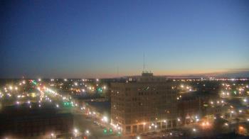 Weather camera view of First National Bank-Hutchinson.
