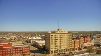 Weather camera view of First National Bank-Hutchinson.