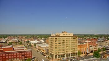 Weather camera view of First National Bank-Hutchinson.