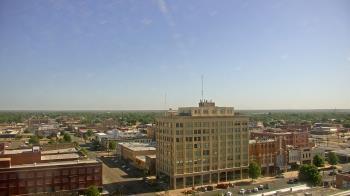 Weather camera view of First National Bank-Hutchinson.