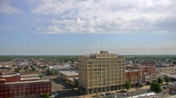 Weather camera view of First National Bank-Hutchinson.