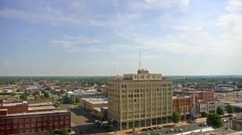 Weather camera view of First National Bank-Hutchinson.