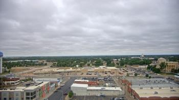 Weather camera view of First National Bank-Hutchinson.