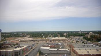 Weather camera view of First National Bank-Hutchinson.