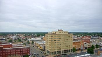 Weather camera view of First National Bank-Hutchinson.